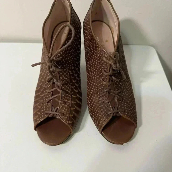 Kate spade lace up genuine leather  heel booties 7.5 - Picture 3 of 8